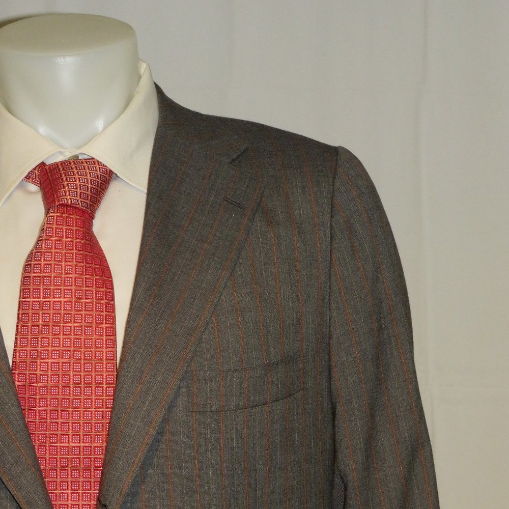 Kiton 100% Cashmere Gray Striped Three Roll Two Suit 42L